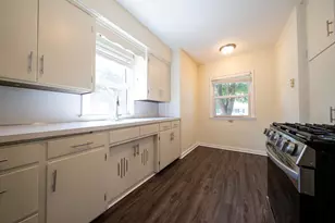 8241 Wentworth Ave S, Bloomington, MN 55420 - Photo 10