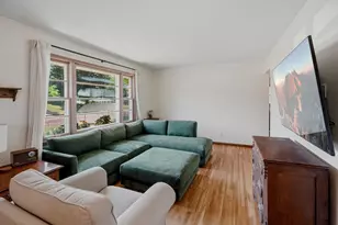 340 Greenway Ave N, Oakdale, MN 55128 - Photo 8