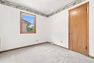 563 Shryer Ave W, Roseville, MN 55113 - Photo 12