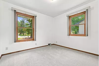 563 Shryer Avenue W, Roseville, MN 55113 - Photo 10