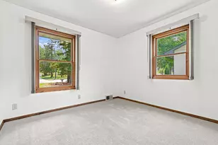 563 Shryer Ave W, Roseville, MN 55113 - Photo 10