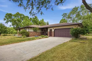 306 37 Ave S, Moorhead, MN 56560 - Photo 2