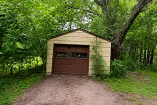2968 Hallmark Ave N, Oakdale, MN 55128 - Photo 4