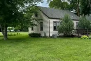 417 Wisconsin Ave, Centuria, WI 54824 - Photo 2