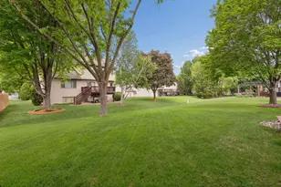 9039 Vickors Crossing, Brooklyn Park, MN 55443 - Photo 32