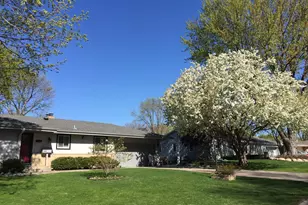 2145 Zealand Ave N, Golden Valley, MN 55427 - Photo 2