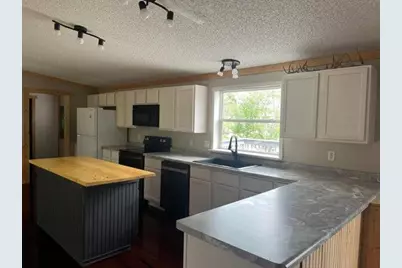 207 Lakin Avenue SW, Kelliher, MN 56650 - Photo 4