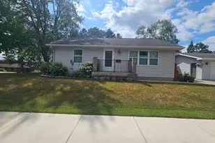 701 N Auburn Ave, Eveleth, MN 55734 - Photo 2