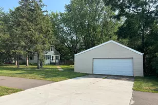 1904 7th St SW, Willmar, MN 56201 - Photo 4