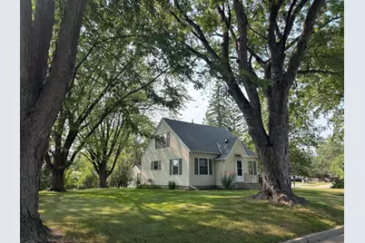 1904 7th Street SW, Willmar, MN 56201 - Photo 2