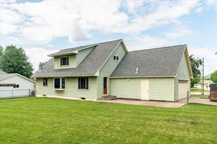1430 Willow St, La Crescent, MN 55947 - Photo 1