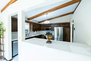 8106 Groveland Rd, Mounds View, MN 55112 - Photo 10