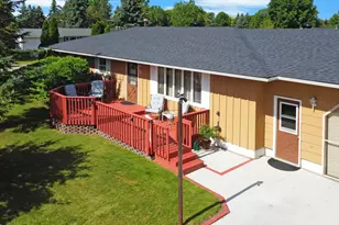 113 Circle Dr, Thief River Falls, MN 56701 - Photo 2