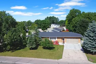 113 Circle Dr, Thief River Falls, MN 56701 - Photo 1