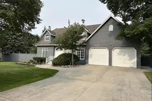 701 3rd Ave NE, Roseau, MN 56751 - Photo 6