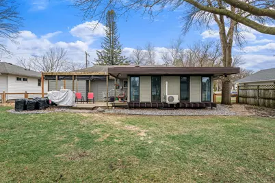 2104 W Oakland Avenue, Austin, MN 55912 - Photo 8