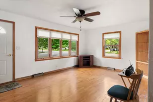 503 S 9th St, La Crescent, MN 55947 - Photo 4