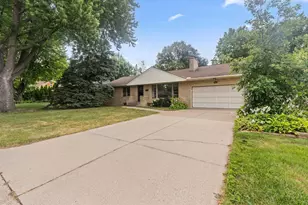 1390 Skillman Ave W, Roseville, MN 55113 - Photo 2