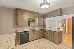 1390 Skillman Ave W, Roseville, MN 55113 - Photo 18