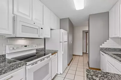 8605 Maplebrook Parkway N, Brooklyn Park, MN 55445 - Photo 4