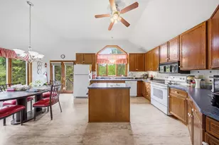 4852 Hillvale Ave N, Oakdale, MN 55128 - Photo 6