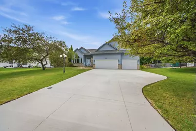 4852 Hillvale Avenue N, Oakdale, MN 55128 - Photo 32