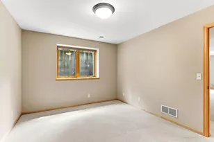 1976 Castle Ct E, Maplewood, MN 55109 - Photo 30