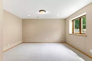 1976 Castle Ct E, Maplewood, MN 55109 - Photo 28