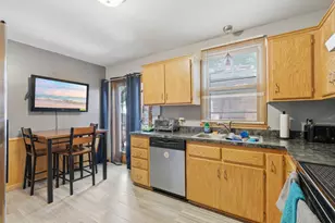 5252 Washburn Ave N, Minneapolis, MN 55430 - Photo 14