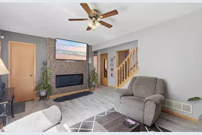 5252 Washburn Avenue N, Minneapolis, MN 55430 - Photo 8