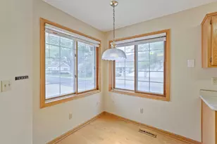 539 Lovell Ave, Roseville, MN 55113 - Photo 8