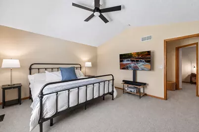 3951 Country Oaks Drive, Chanhassen, MN 55331 - Photo 32