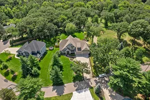 15413 Robinwood Dr, Minnetonka, MN 55345 - Photo 2