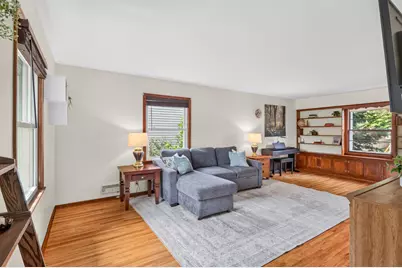 8326 Glenbrook Avenue S, Cottage Grove, MN 55016 - Photo 2