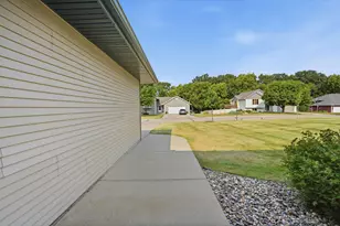 680 W River Dr, New London, MN 56273 - Photo 4