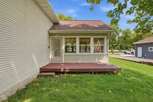 805 26th Ave SW, Willmar, MN 56201 - Photo 6