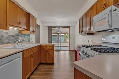 805 26th Avenue SW, Willmar, MN 56201 - Photo 12