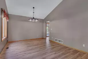 805 26th Ave SW, Willmar, MN 56201 - Photo 18