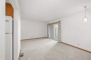 232 S Dewey St, Fairmont, MN 56031 - Photo 8
