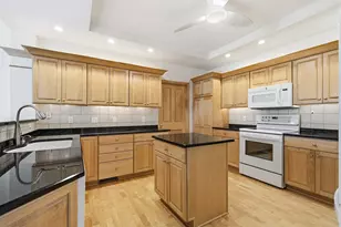 11460 Fairfield Rd W, Minnetonka, MN 55305 - Photo 12
