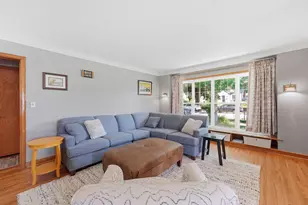1293 Maywood St, Saint Paul, MN 55117 - Photo 2