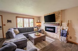 1127 5th St E, Altoona, WI 54720 - Photo 6
