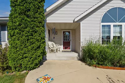 1035 Smith Avenue, Owatonna, MN 55060 - Photo 2