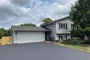 8946 72nd St S, Cottage Grove, MN 55016 - Photo 1