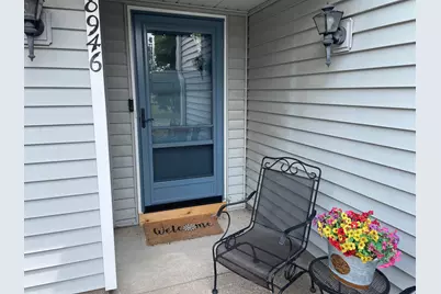 8946 72nd Street S, Cottage Grove, MN 55016 - Photo 2