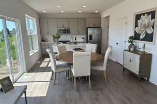 1473 Philipp Way, Shakopee, MN 55379 - Photo 4