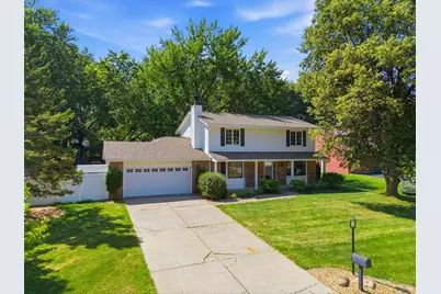 7610 Heritage Road, Eden Prairie, MN 55346 - Photo 2