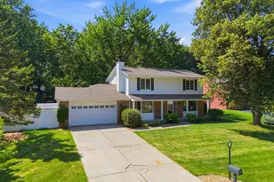 7610 Heritage Rd, Eden Prairie, MN 55346 - Photo 2