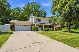 7610 Heritage Rd, Eden Prairie, MN 55346 - Photo 6