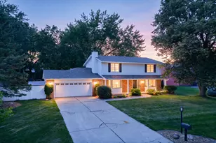 7610 Heritage Rd, Eden Prairie, MN 55346 - Photo 4